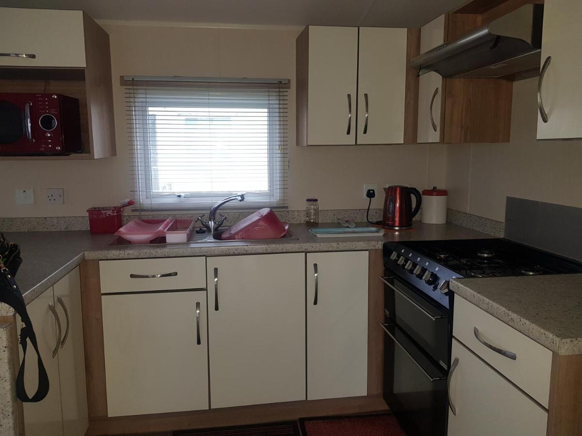 6 Berth On John Fowlers Villa Berrow Exterior photo