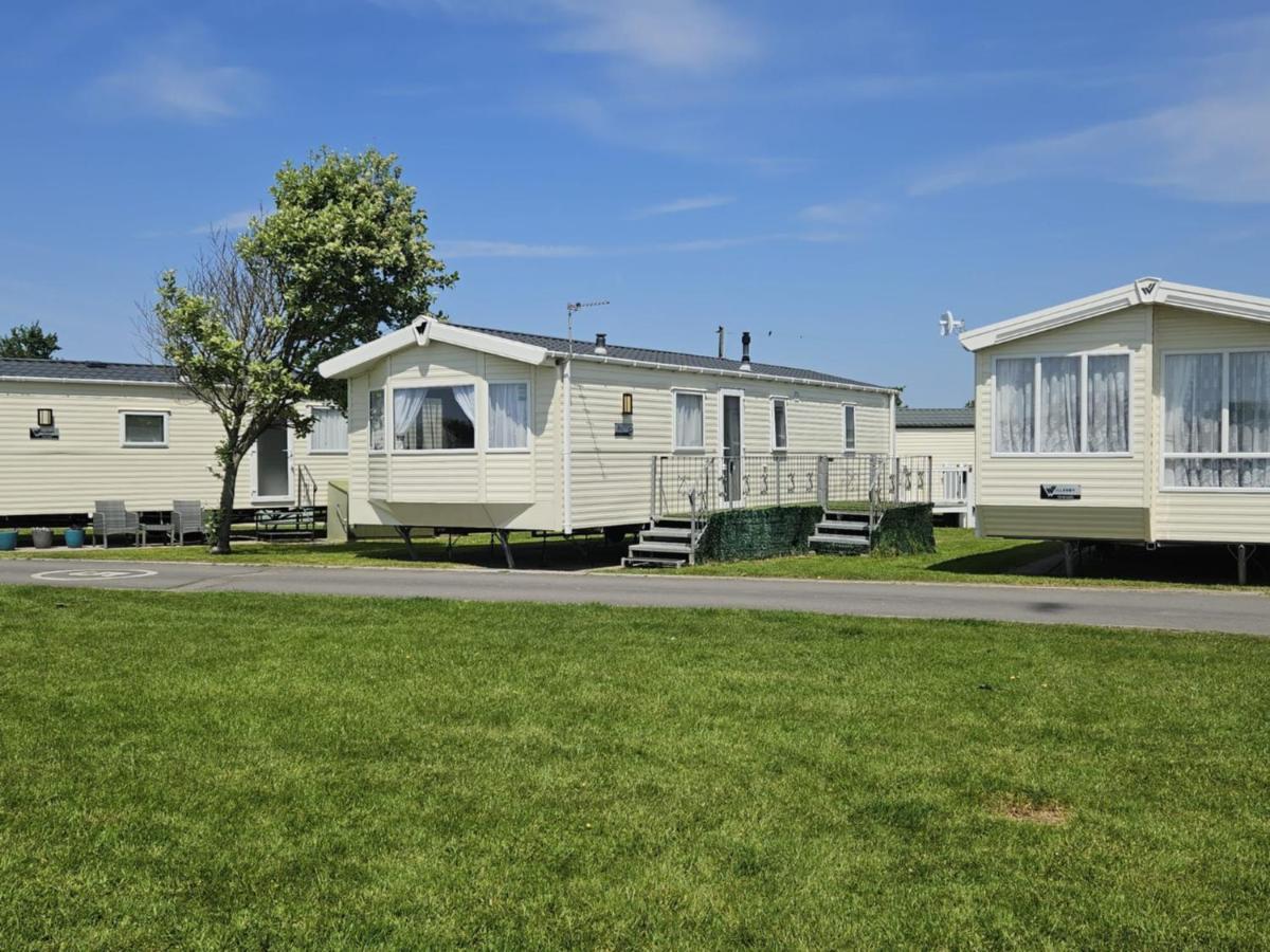 6 Berth On John Fowlers Villa Berrow Exterior photo